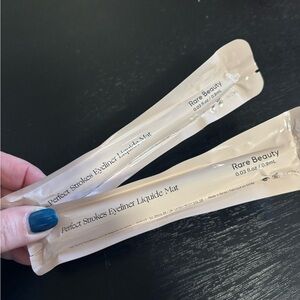 TWO Rare Beauty Perfect Strokes Eyeliner - Black